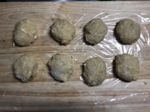 【小池友仁さんのダイエットレシピ】簡単で安い！鶏むねハンバーグの作り方